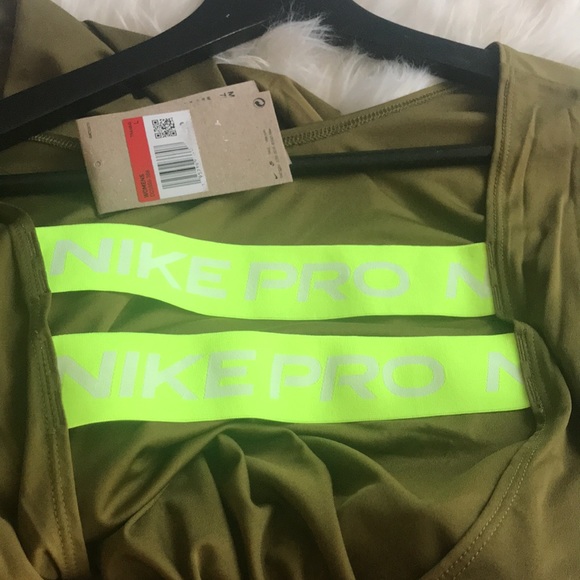 Nike Pro 2 piece Olive Green Tights/Shirt Set - Picture 10 of 10